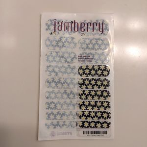 NIP Jamberry Simply Daisy